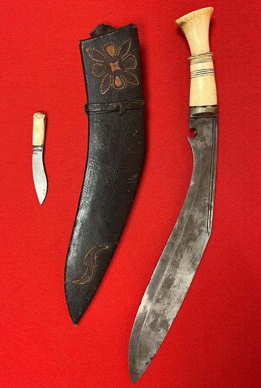19TH CENTURY NEPALESE GURKHA KUKRI KNIFE & SCABBARB Ca. 1880's