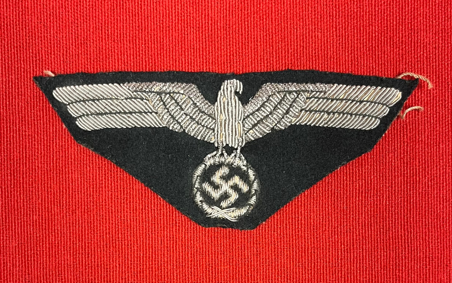 AUTHENTIC WW2 GERMAN ARMY OFFICER’S SILVER BULLION BREAST EAGLE TUNIC-UNIFORM PATCH