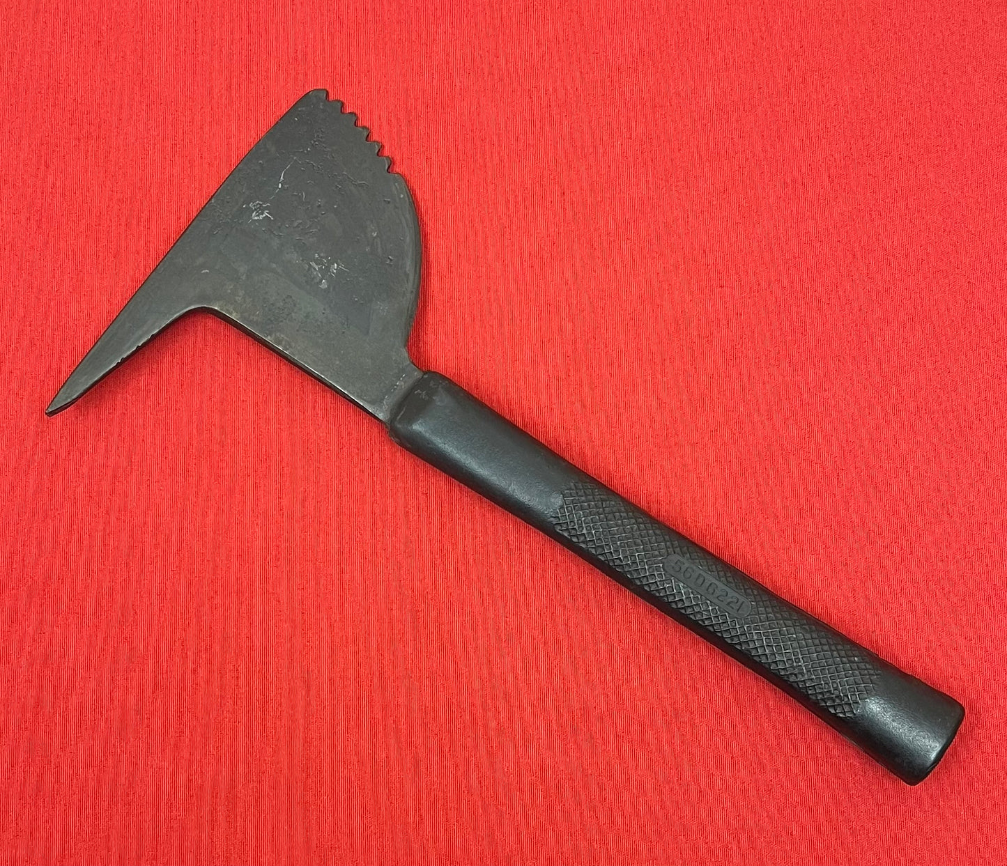 Original U.S. WWII USAAF Bomber & Air Crew Serrated Crash Escape Axe - 56D6221