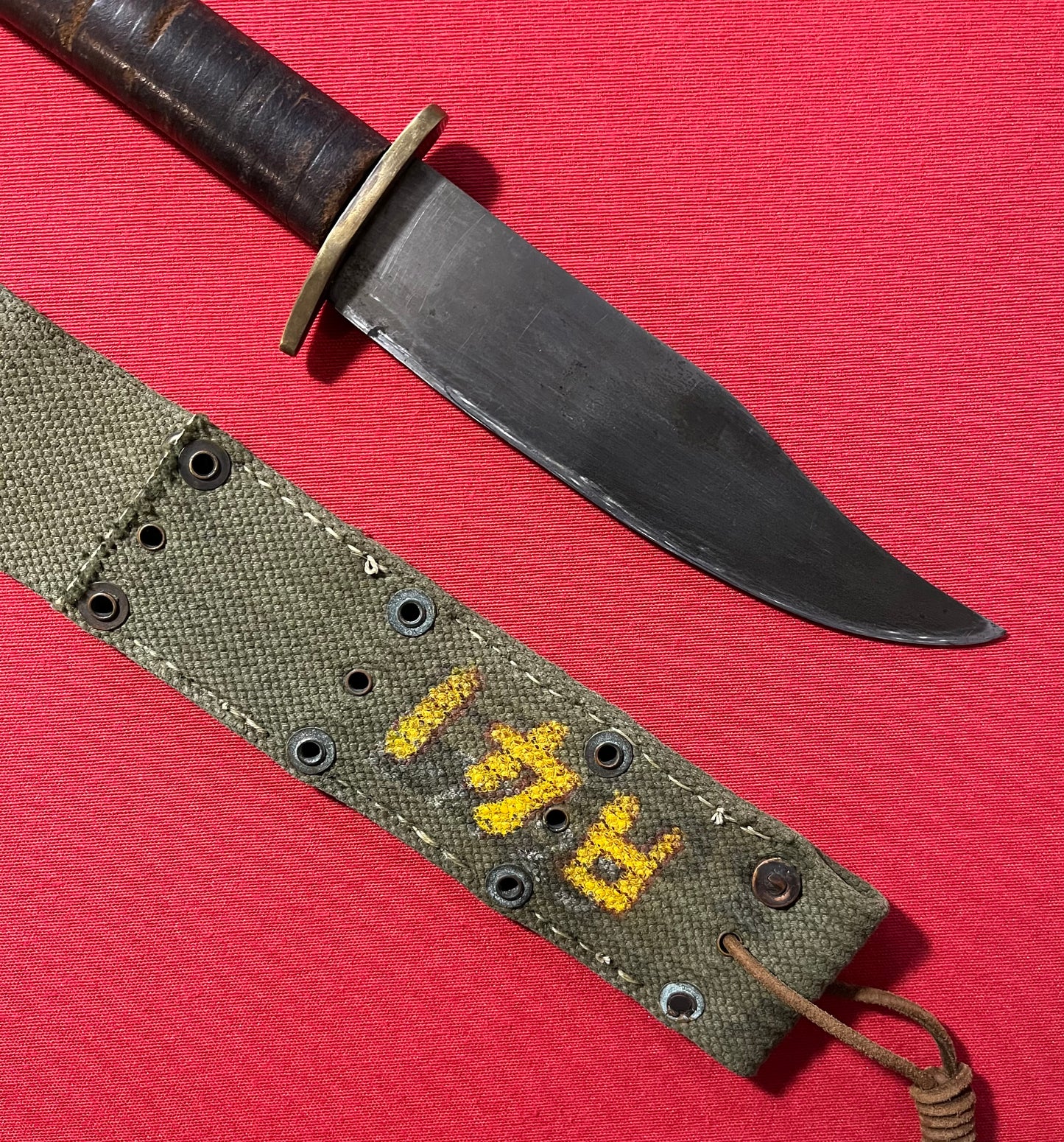 WW2 U.S Fighting Knife "Bowie Style" Theater Made with Untypical Belt Scabbard