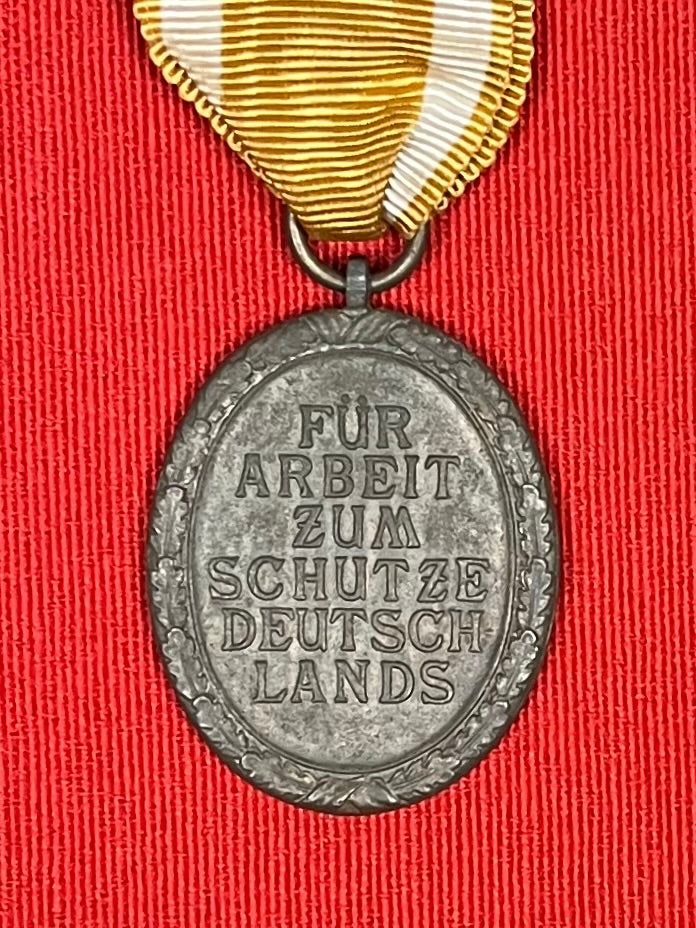 WWII German West Wall Medal (Deutsches Schutzwall-Ehrenzeichen) & Ribbon