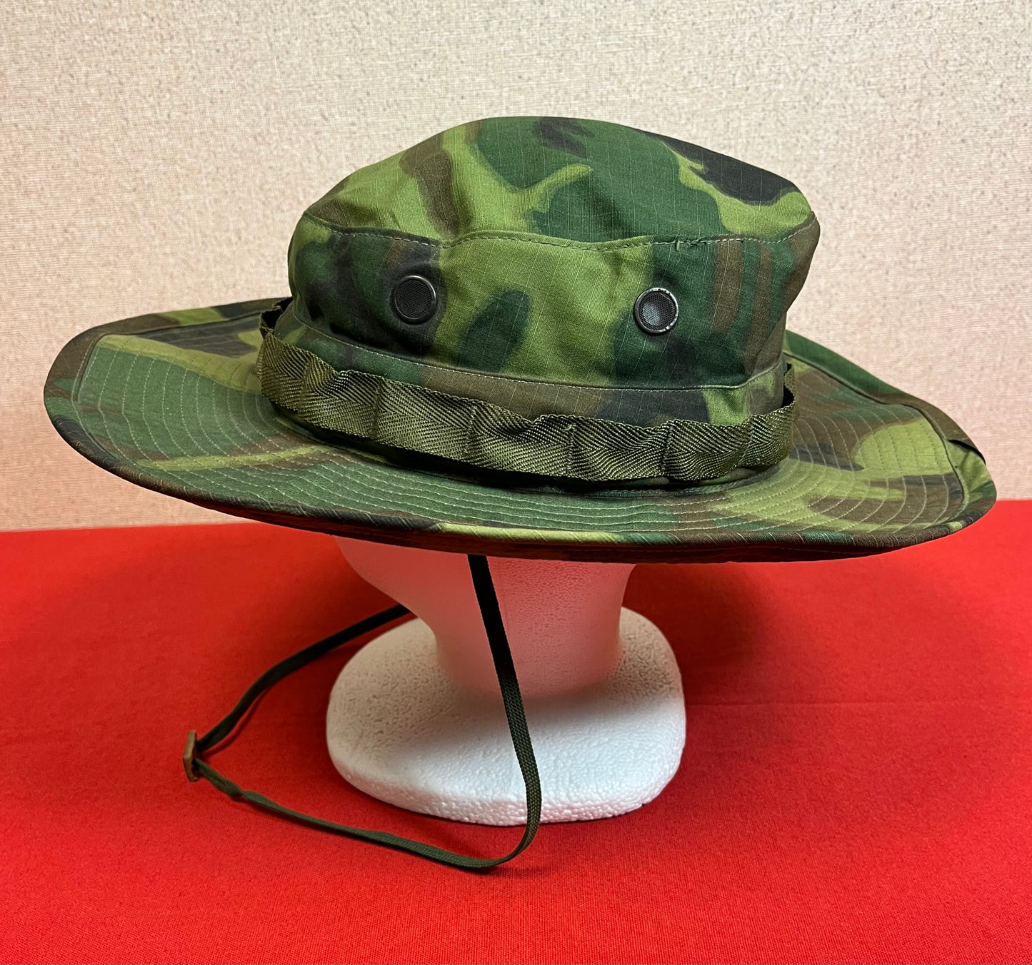 U.S. Vietnam War Tropical Boonie Hat 1968 Dated / ERDL Camouflage Type 2 ￼￼￼