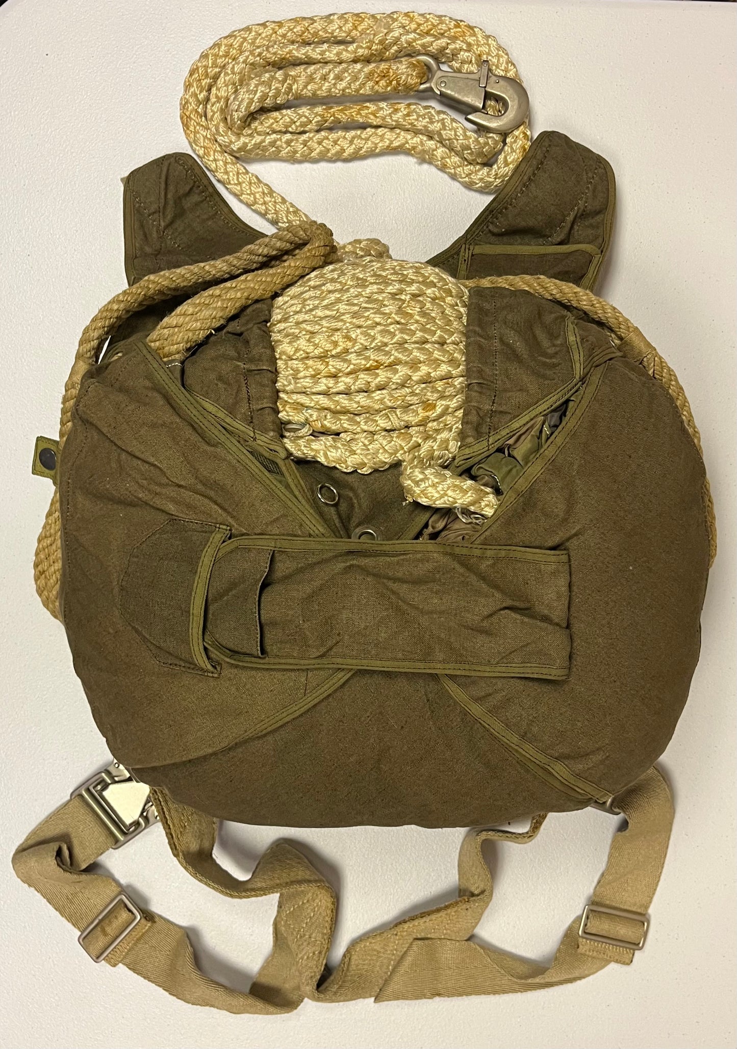 Original WWII German RZ20 Luftwaffe Fallschirmjäger (Paratrooper) Parachute & Bag Complete Set