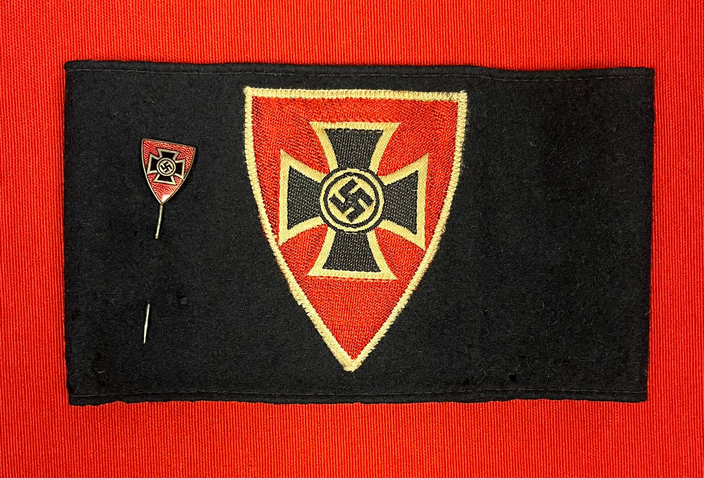 WWll German NS-RKB “Veterans”Armband & Stick Pin + Display