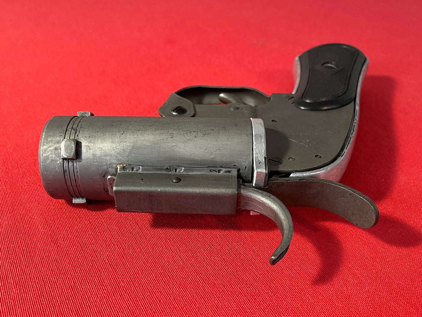 Original U.S. WWII 37mm M8 Pyrotechnic Signal Flare Pistol - Gun by SWC & Scarce Aircraft Stowage Wall Mounted Bag