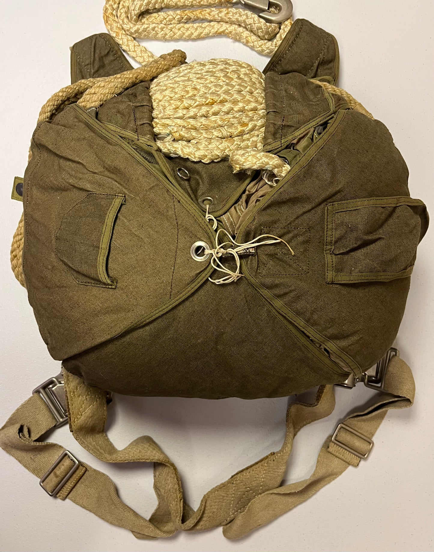 Original WWII German RZ20 Luftwaffe Fallschirmjäger (Paratrooper) Parachute & Bag Complete Set