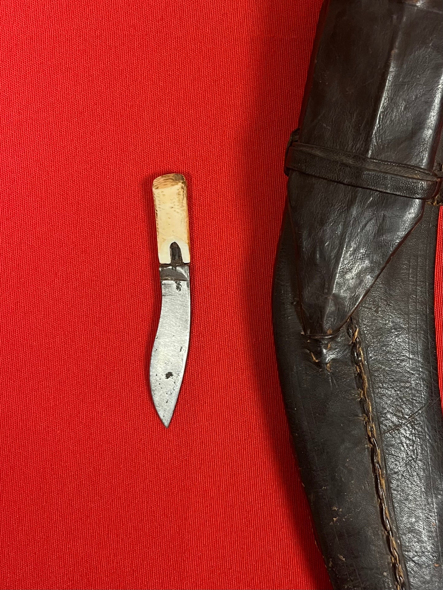 19TH CENTURY NEPALESE GURKHA KUKRI KNIFE & SCABBARB Ca. 1880's