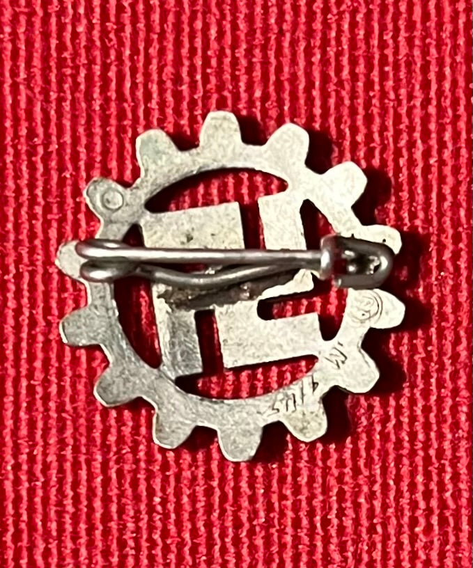 WW2 GERMAN LABOUR FRONT (DAF) MEMBERSHIP BOOK & TRADE UNION PARTY BADGES