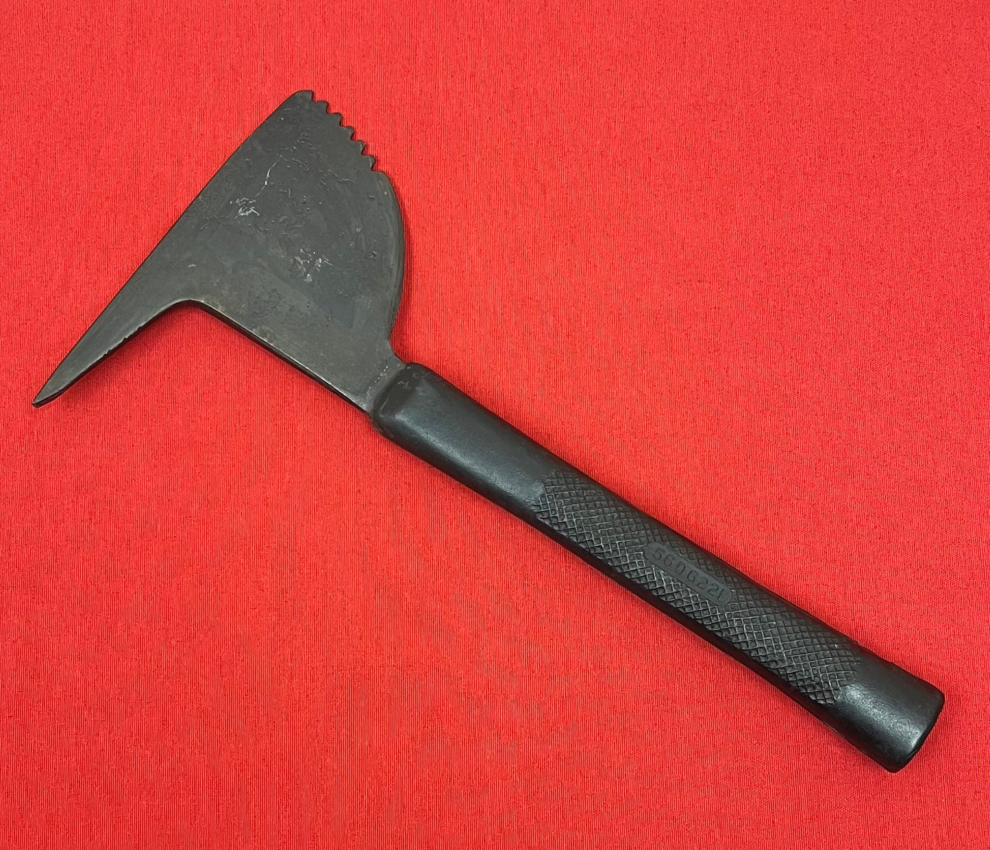 Original U.S. WWII USAAF Bomber & Air Crew Serrated Crash Escape Axe - 56D6221