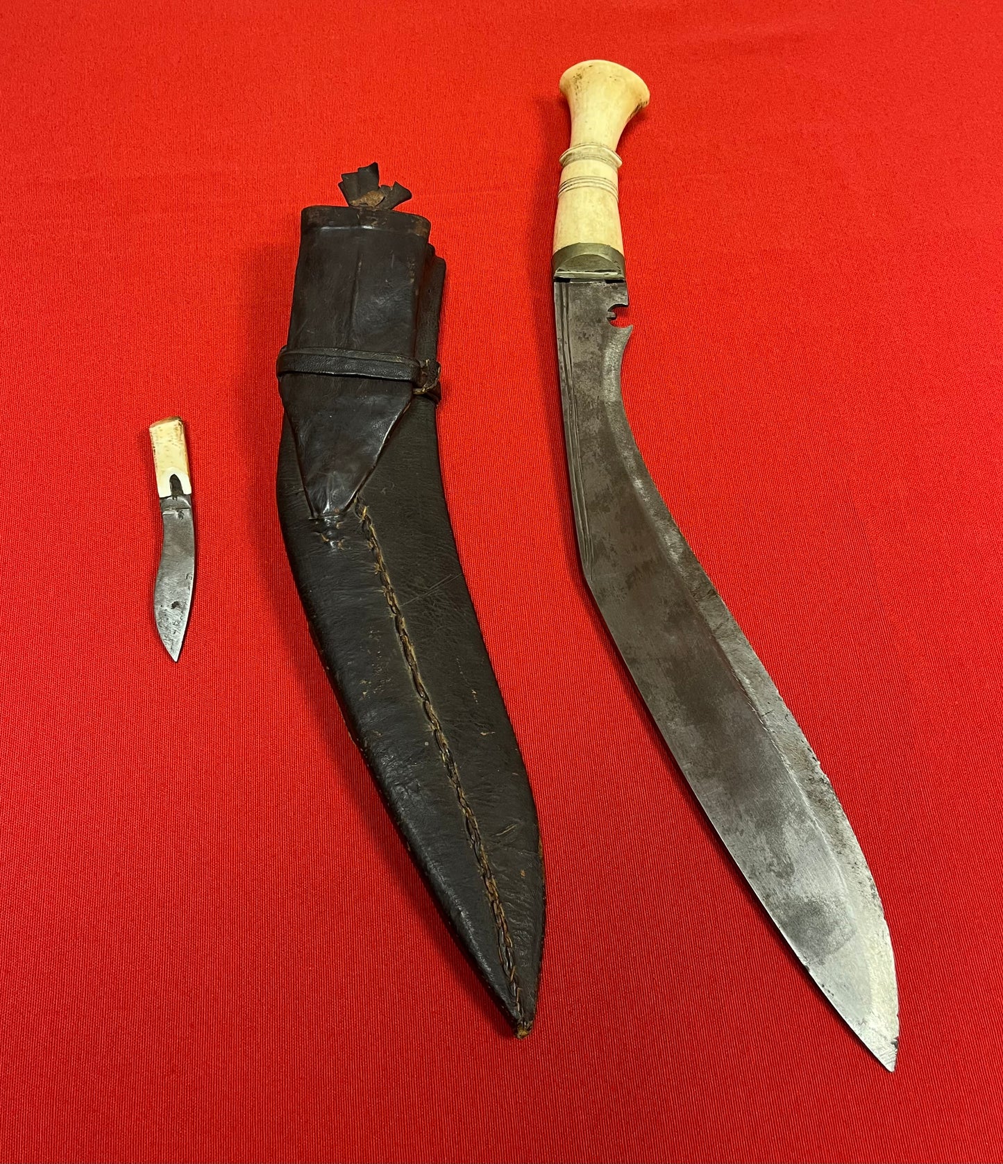 19TH CENTURY NEPALESE GURKHA KUKRI KNIFE & SCABBARB Ca. 1880's