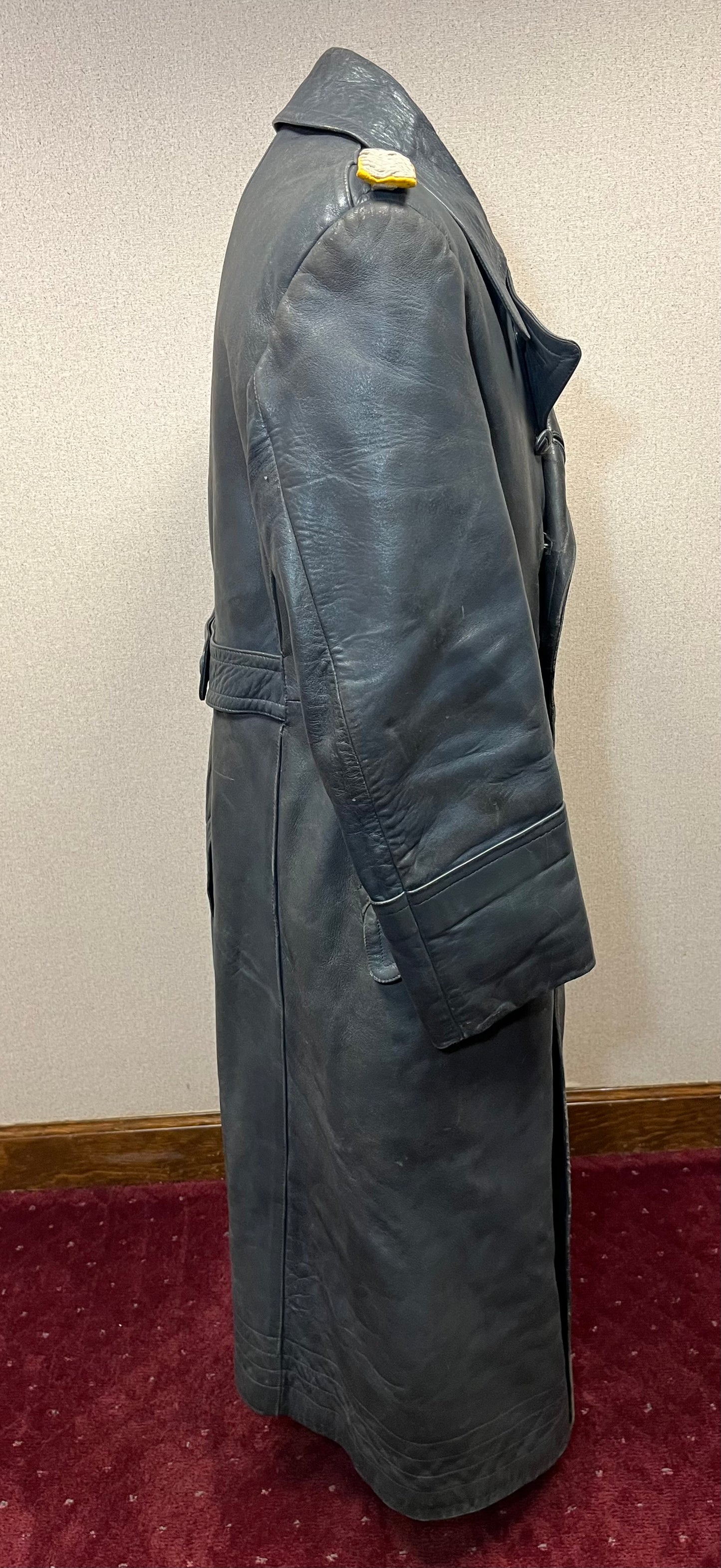 Authentic WW2 German Luftwaffe Leather Greatcoat Trench Coat W/  Shoulder Boards - Label & Name ￼