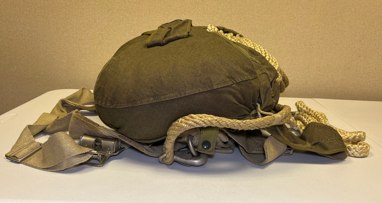 Original WWII German RZ20 Luftwaffe Fallschirmjäger (Paratrooper) Parachute & Bag Complete Set