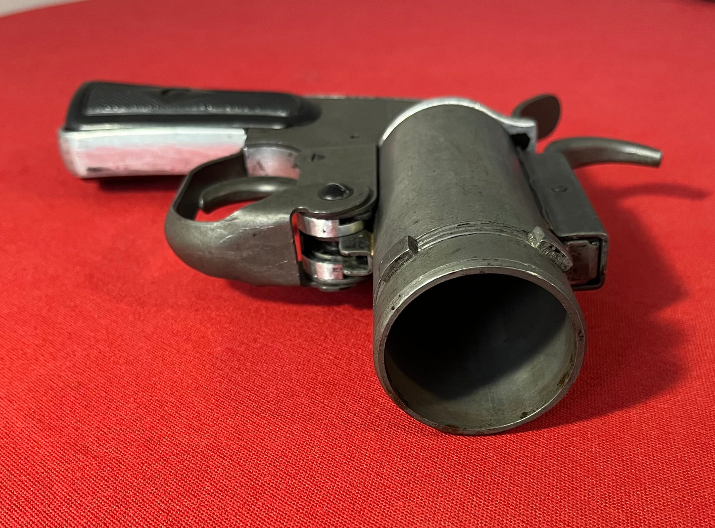 Original U.S. WWII 37mm M8 Pyrotechnic Signal Flare Pistol - Gun by SWC & Scarce Aircraft Stowage Wall Mounted Bag