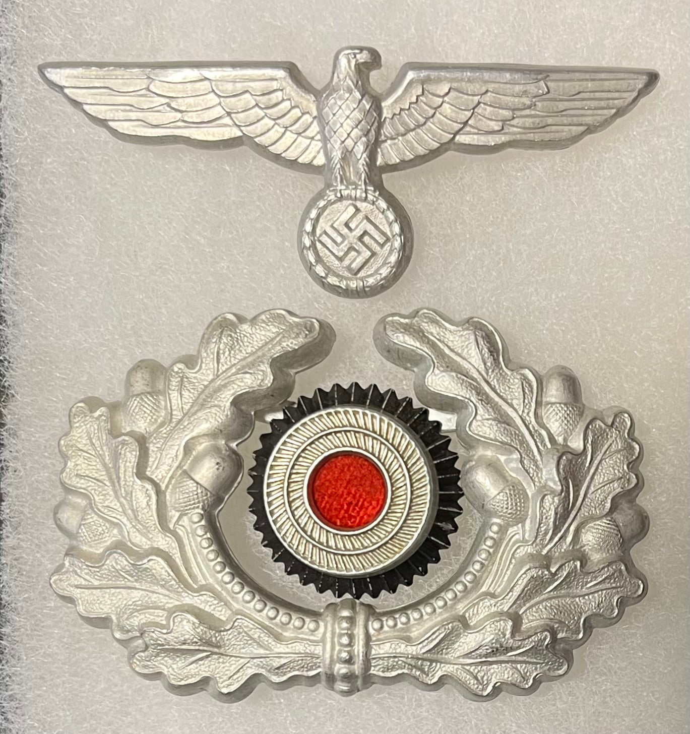 WW2 GERMAN ARMY EM/NCO VISOR CAP EAGLE & WREATH W/ COCKADE IN DISPLAY CASE