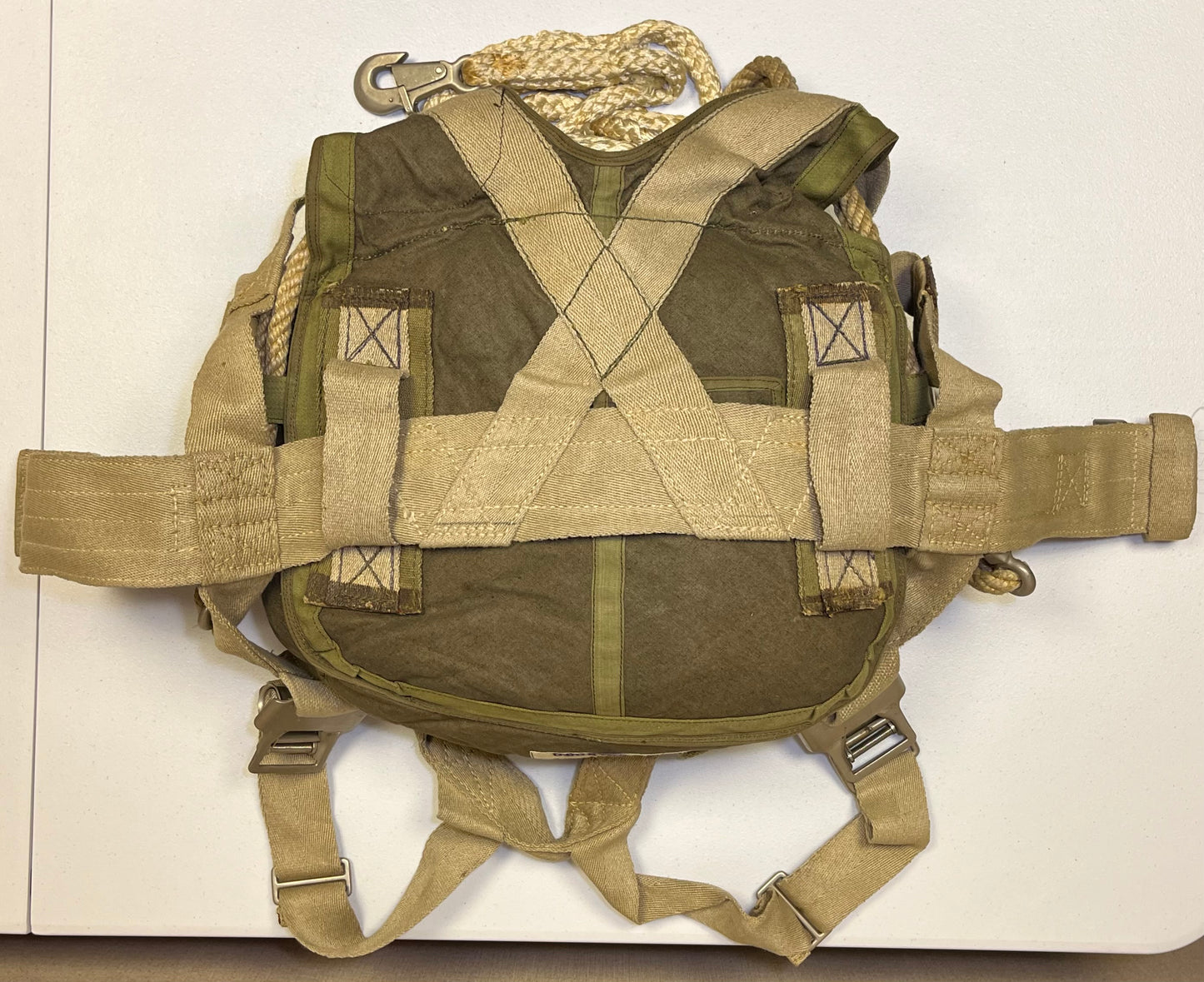 Original WWII German RZ20 Luftwaffe Fallschirmjäger (Paratrooper) Parachute & Bag Complete Set