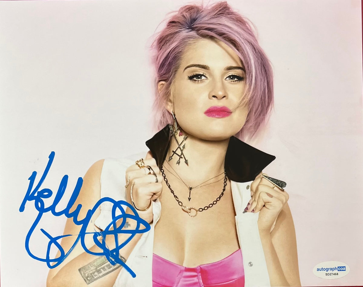 KELLY OSBOURNE (SIGNED) THE OSBOURNES FASHION POLICE 8x10 PHOTO - ACOA COA