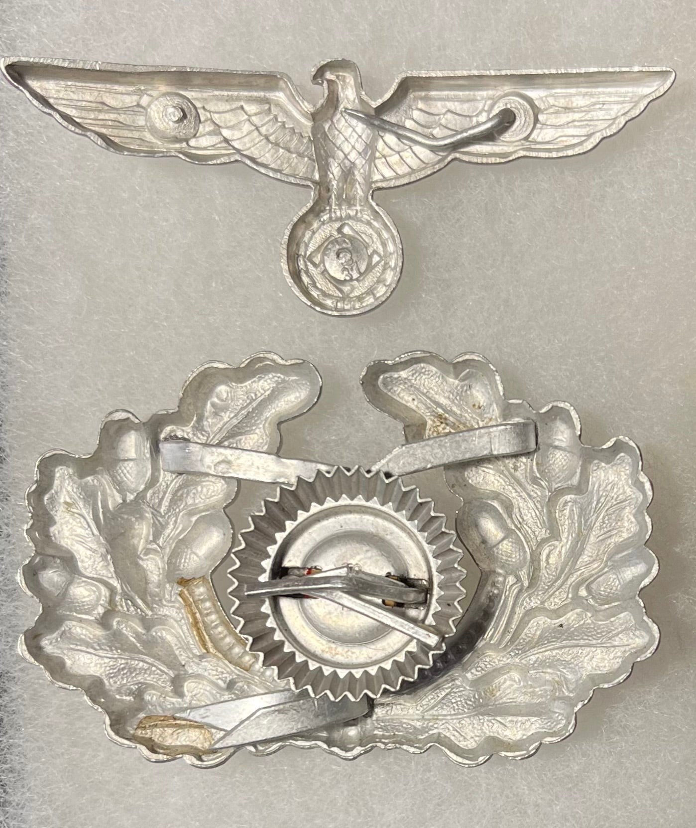 WW2 GERMAN ARMY EM/NCO VISOR CAP EAGLE & WREATH W/ COCKADE IN DISPLAY CASE
