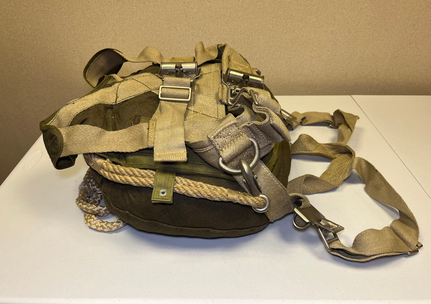 Original WWII German RZ20 Luftwaffe Fallschirmjäger (Paratrooper) Parachute & Bag Complete Set
