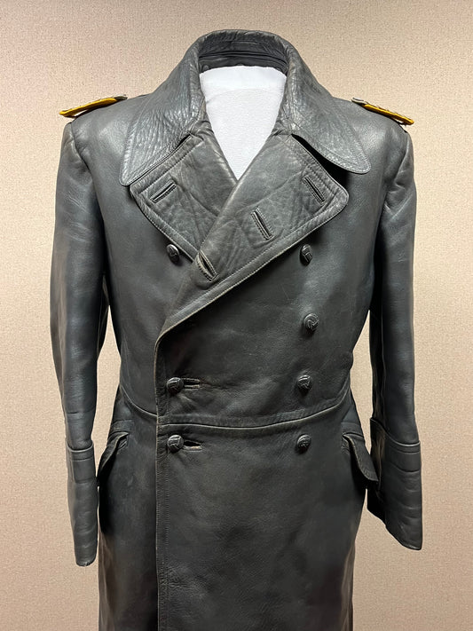 Authentic WW2 German Luftwaffe Leather Greatcoat Trench Coat W/  Shoulder Boards - Label & Name ￼