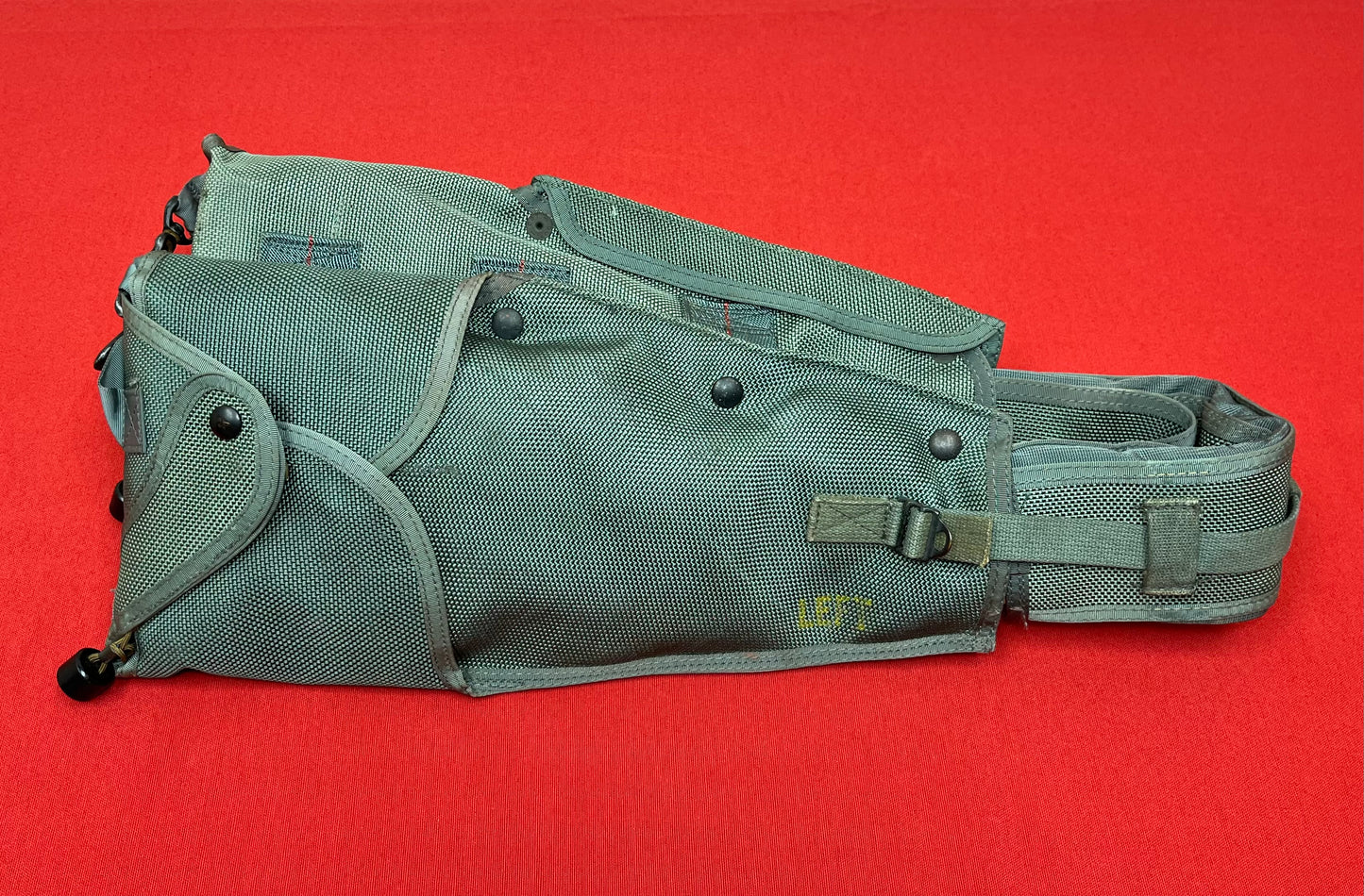 U.S.N. PILOT'S MK3C LIFE PRESERVER, FLARES, WHISTLE, BELT & DYE SWITLIK PARACHUTE CO. VIETNAM WAR ERA