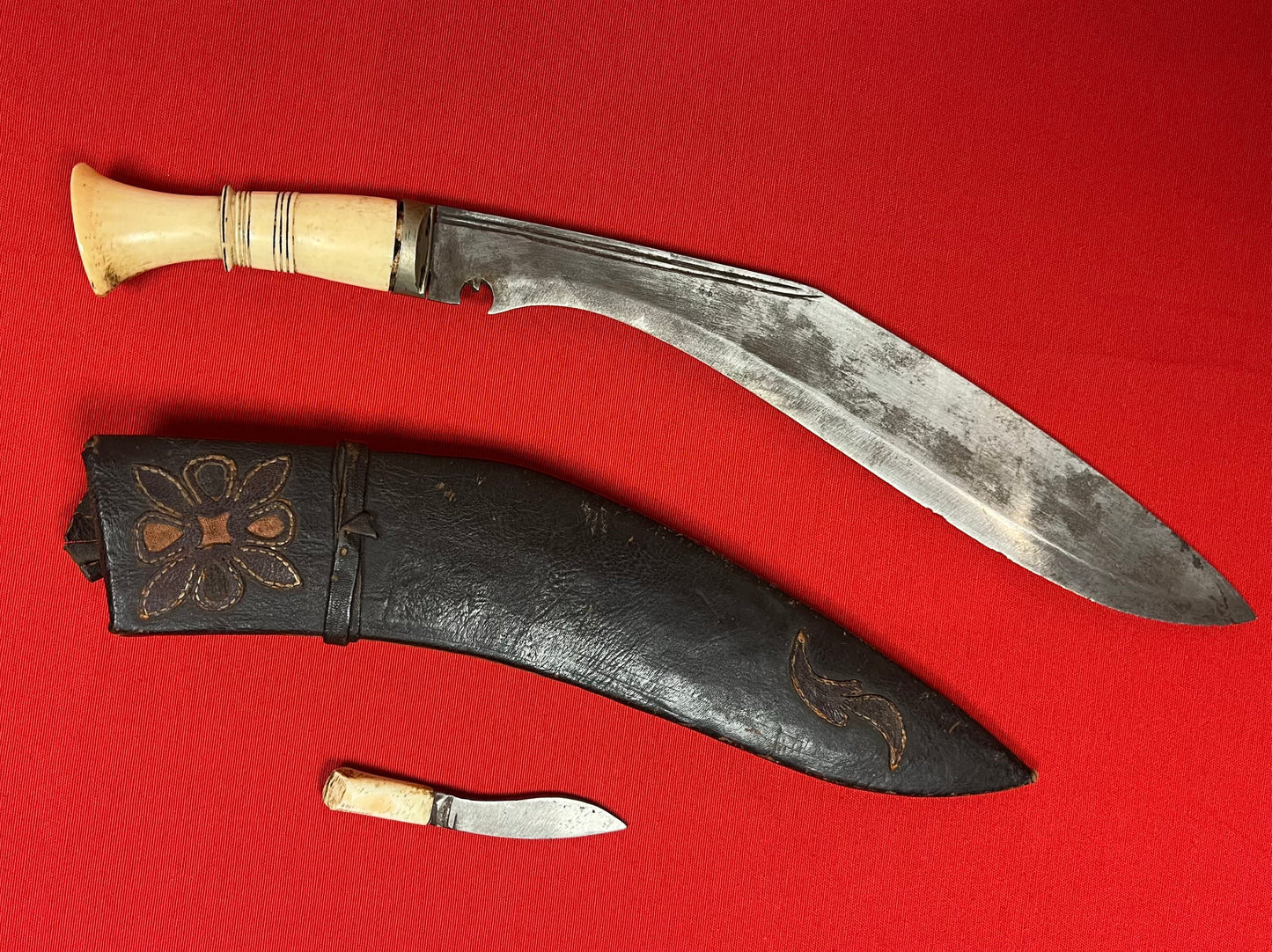 19TH CENTURY NEPALESE GURKHA KUKRI KNIFE & SCABBARB Ca. 1880's