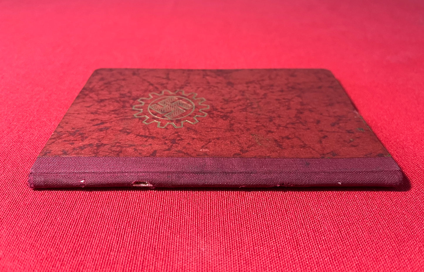 WW2 GERMAN LABOUR FRONT (DAF) MEMBERSHIP BOOK & TRADE UNION PARTY BADGES