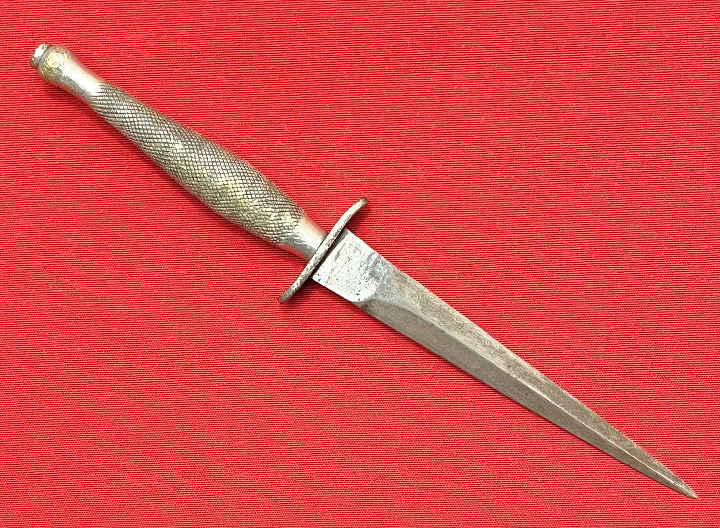 WW2 BRITISH 1ST PATTERN FAIRBAIRN-SYKES FIGHTING KNIFE - WILKINSON SWORD COMPANY