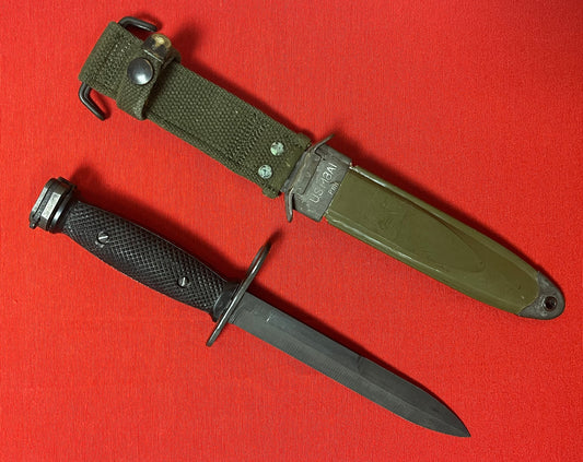 Vietnam War - U.S. M7 Bayonet/Fighting Knife by B.O.C W/I U.S.M8A1 PWH Scabbard 1969 M16 Rifle