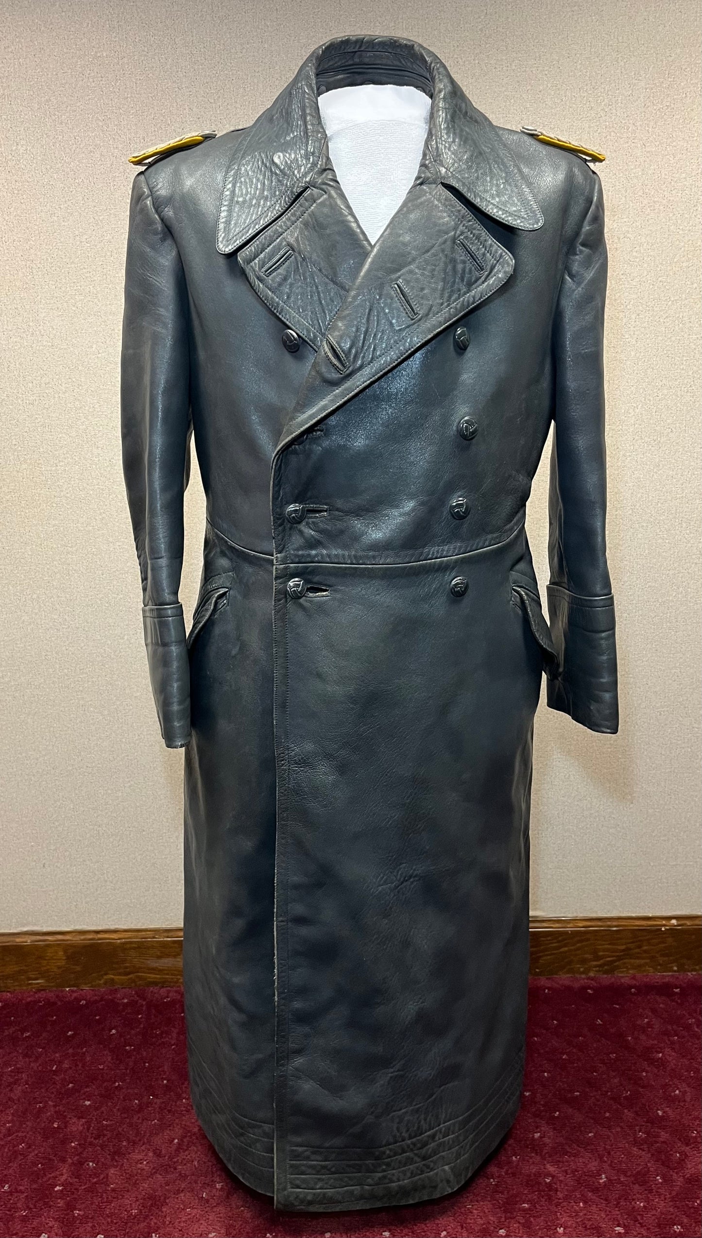 Authentic WW2 German Luftwaffe Leather Greatcoat Trench Coat W/  Shoulder Boards - Label & Name ￼