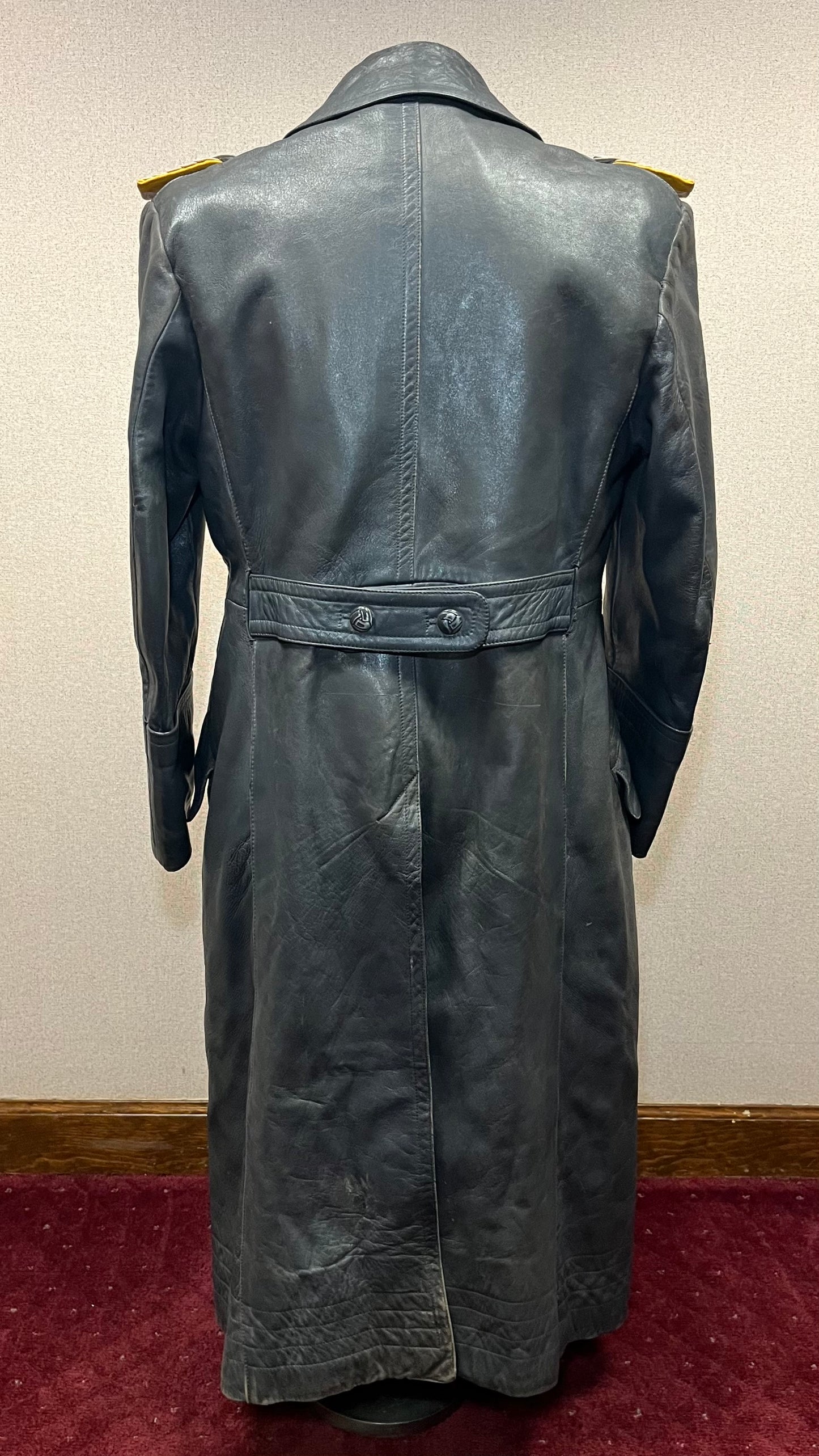 Authentic WW2 German Luftwaffe Leather Greatcoat Trench Coat W/  Shoulder Boards - Label & Name ￼