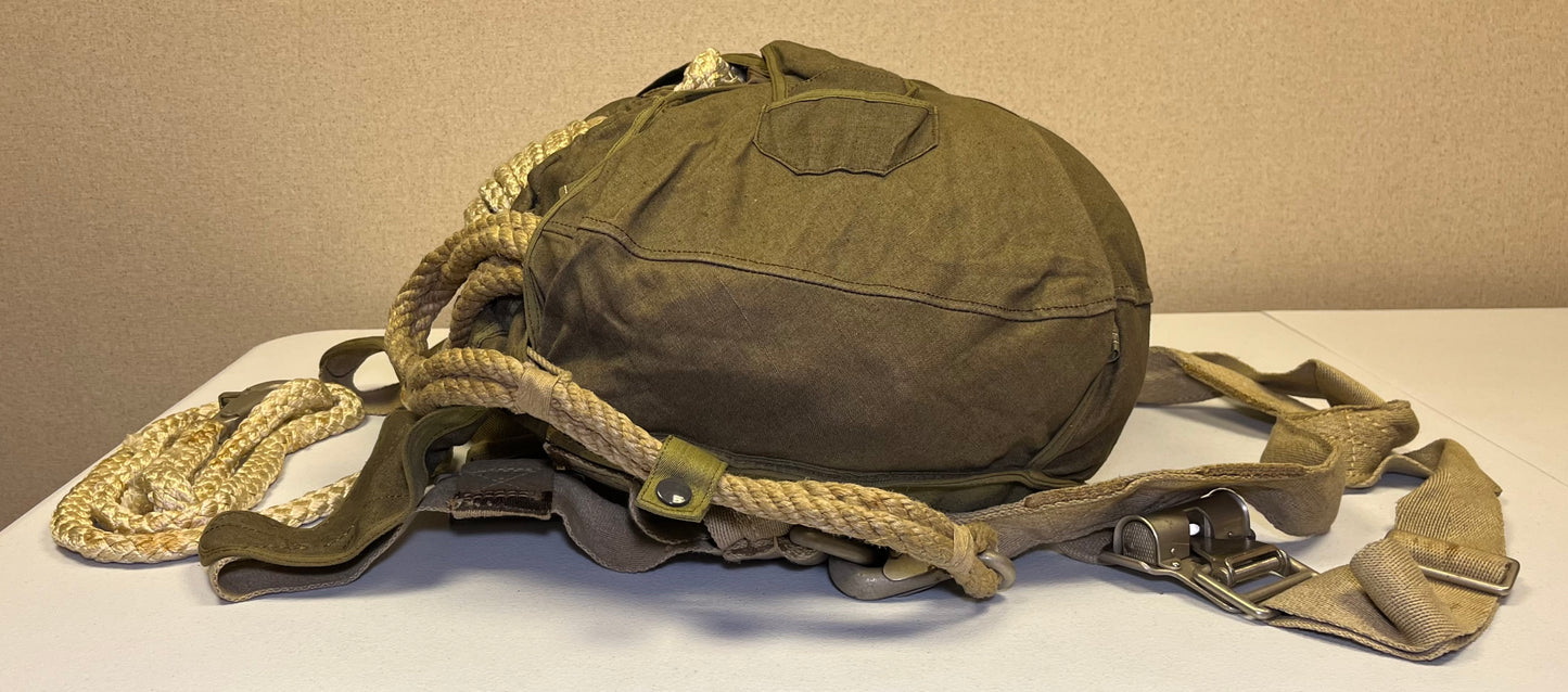 Original WWII German RZ20 Luftwaffe Fallschirmjäger (Paratrooper) Parachute & Bag Complete Set