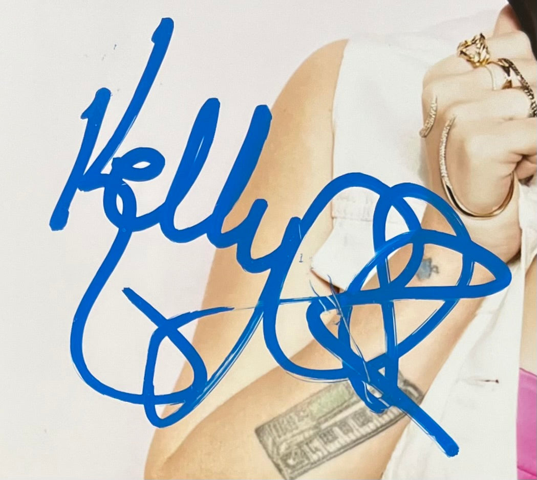 KELLY OSBOURNE (SIGNED) THE OSBOURNES FASHION POLICE 8x10 PHOTO - ACOA COA