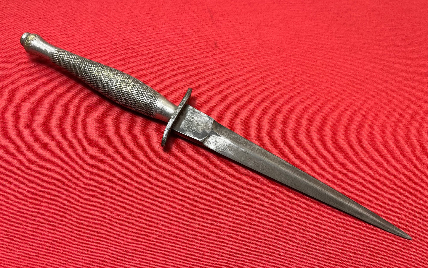 WW2 BRITISH 1ST PATTERN FAIRBAIRN-SYKES FIGHTING KNIFE - WILKINSON SWORD COMPANY