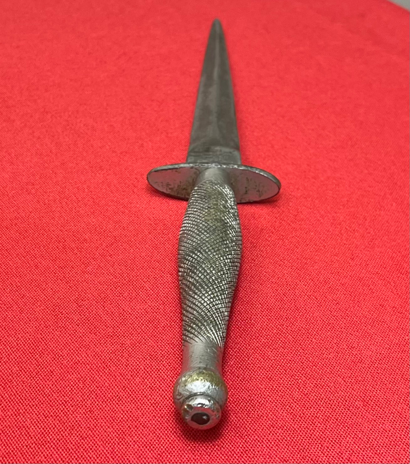 WW2 BRITISH 1ST PATTERN FAIRBAIRN-SYKES FIGHTING KNIFE - WILKINSON SWORD COMPANY
