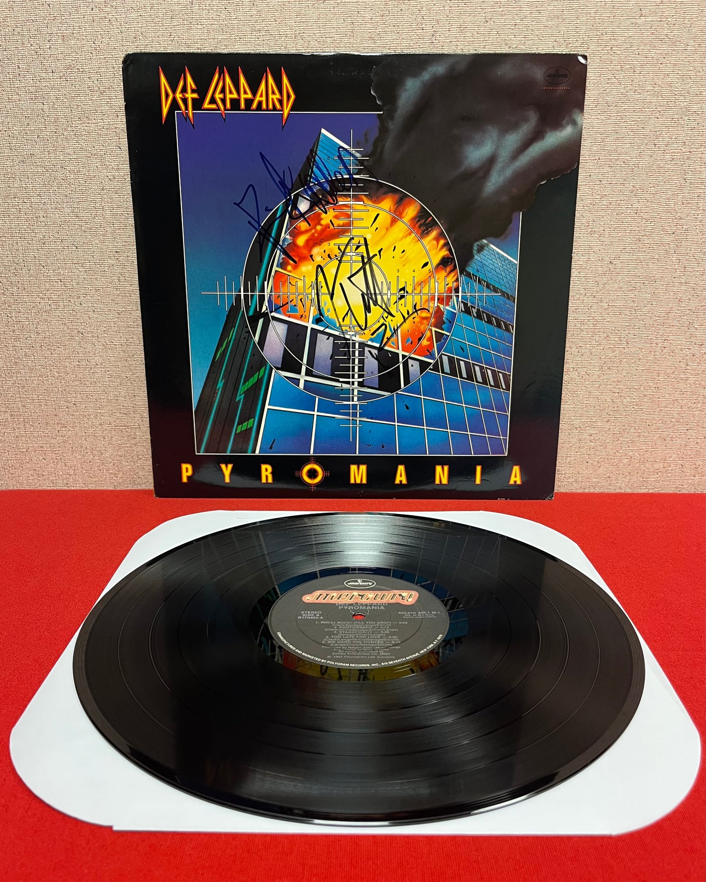 Def Leppard - Pyromania LP / Joe Elliott & Phil Collen Autographed 1983 Signed !!!