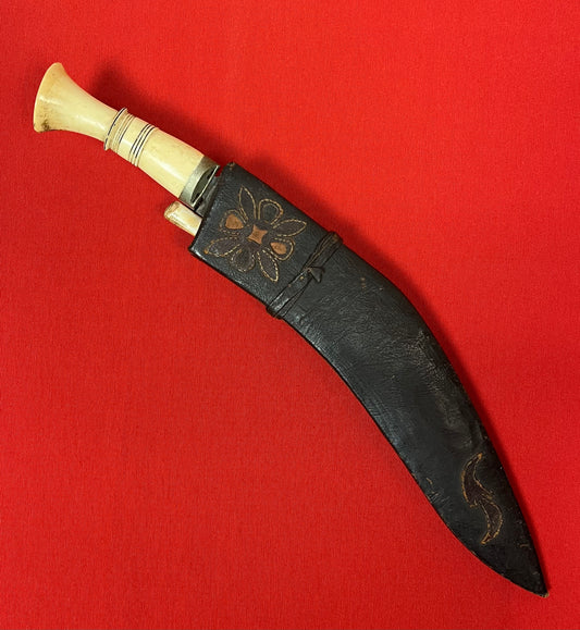 19TH CENTURY NEPALESE GURKHA KUKRI KNIFE & SCABBARB Ca. 1880's