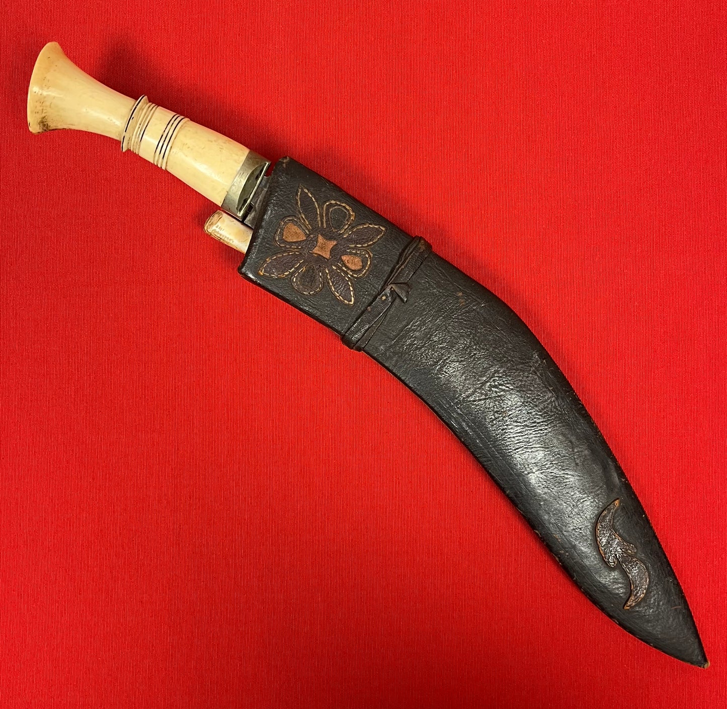 19TH CENTURY NEPALESE GURKHA KUKRI KNIFE & SCABBARB Ca. 1880's