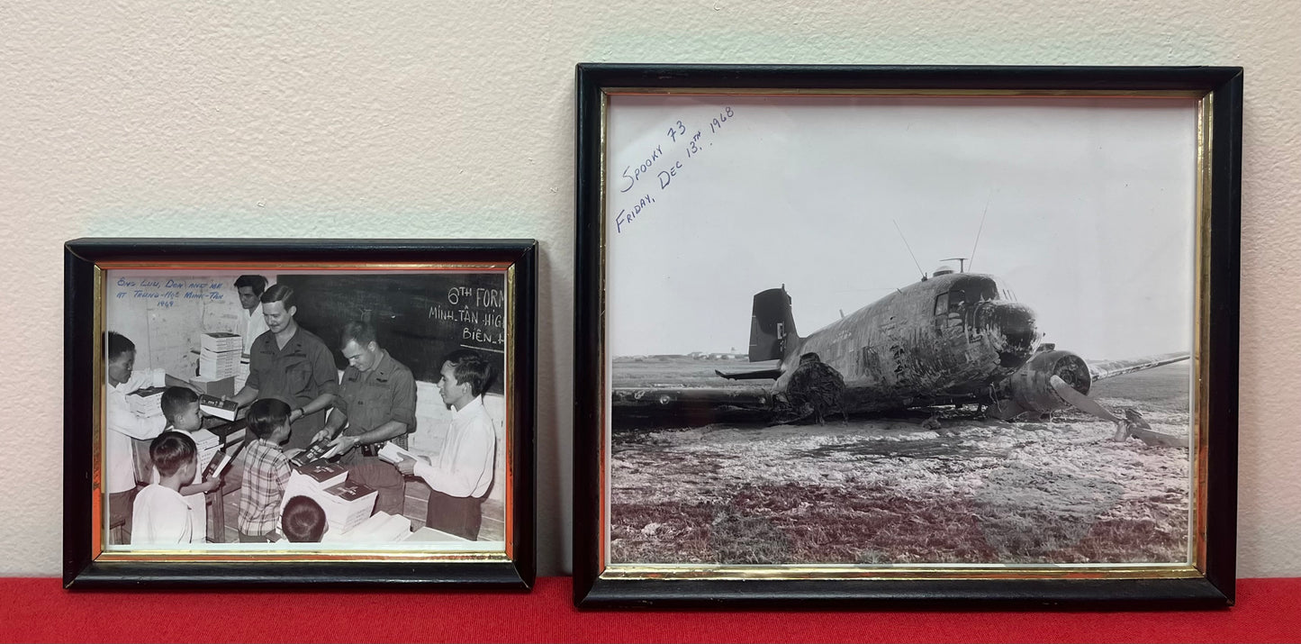 VIETNAM WAR - ORIGINAL PHOTOS IN FRAMES AVIATION (SET OF TWO) 8X10 & 7X5