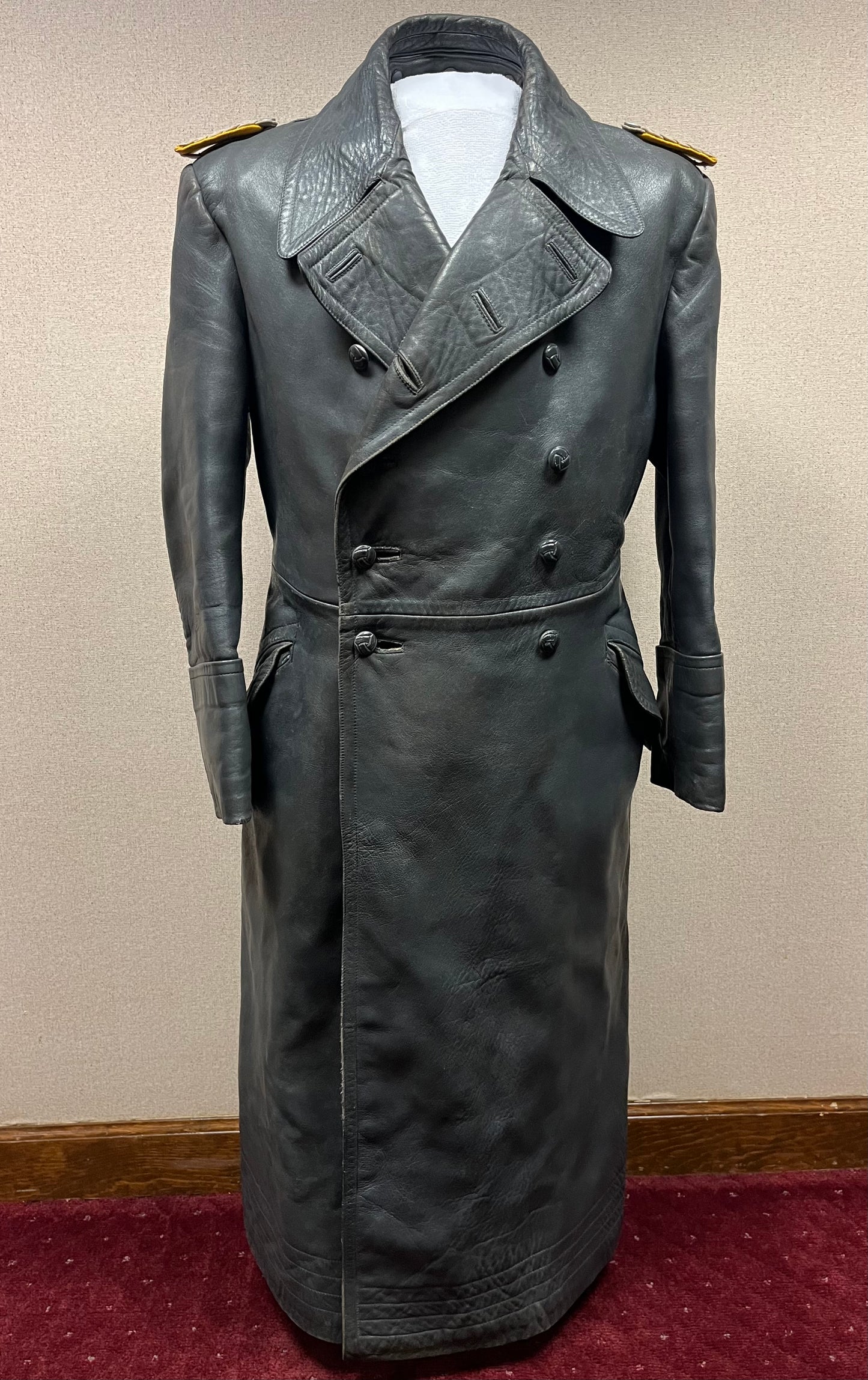 Authentic WW2 German Luftwaffe Leather Greatcoat Trench Coat W/  Shoulder Boards - Label & Name ￼