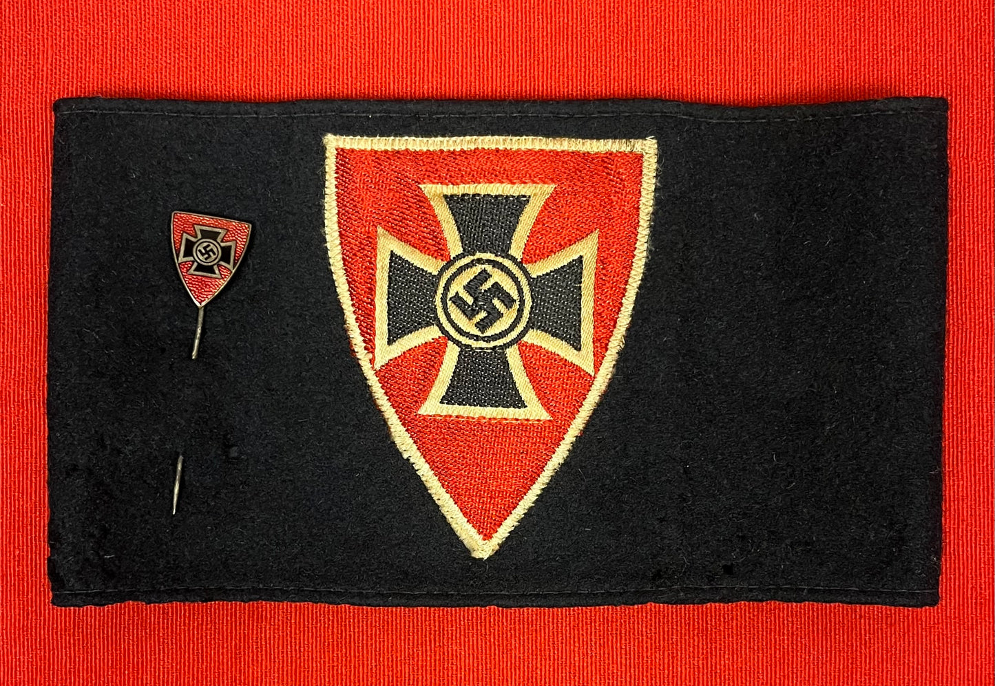 WWll German NS-RKB “Veterans”Armband & Stick Pin + Display