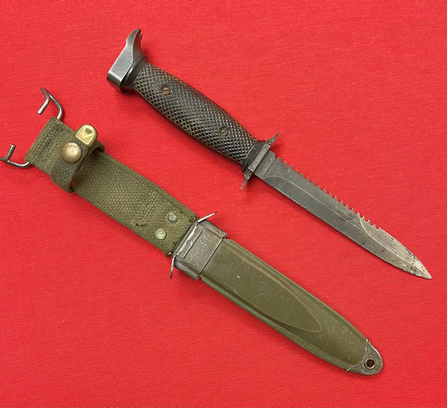 Original U.S Imperial M-7S Fighting Survival Knife W/I M8A1 Scabbard