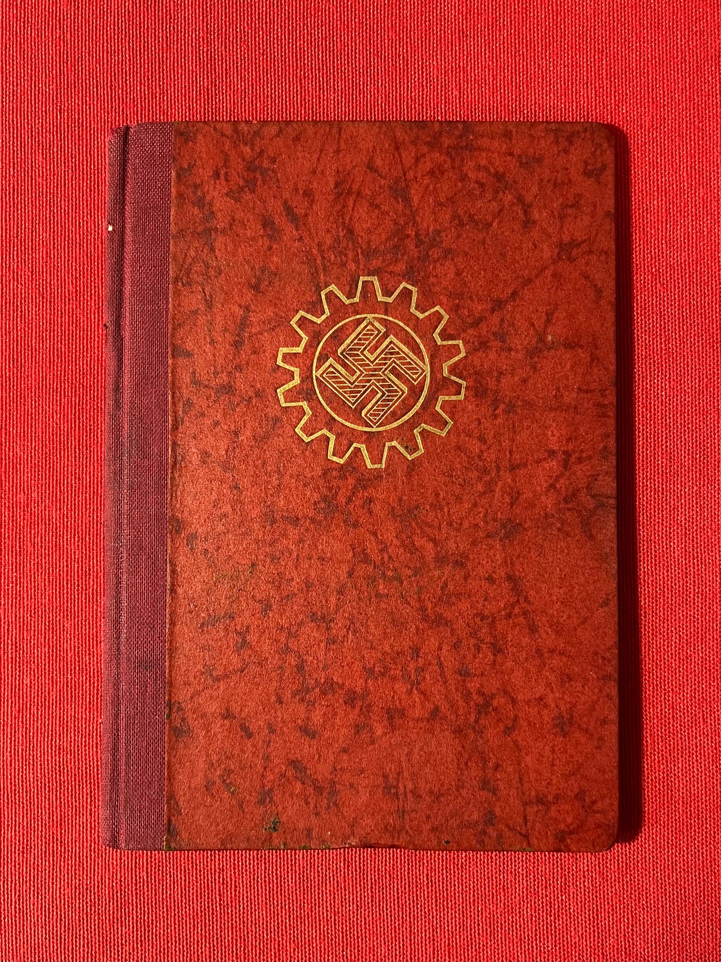 WW2 GERMAN LABOUR FRONT (DAF) MEMBERSHIP BOOK & TRADE UNION PARTY BADGES
