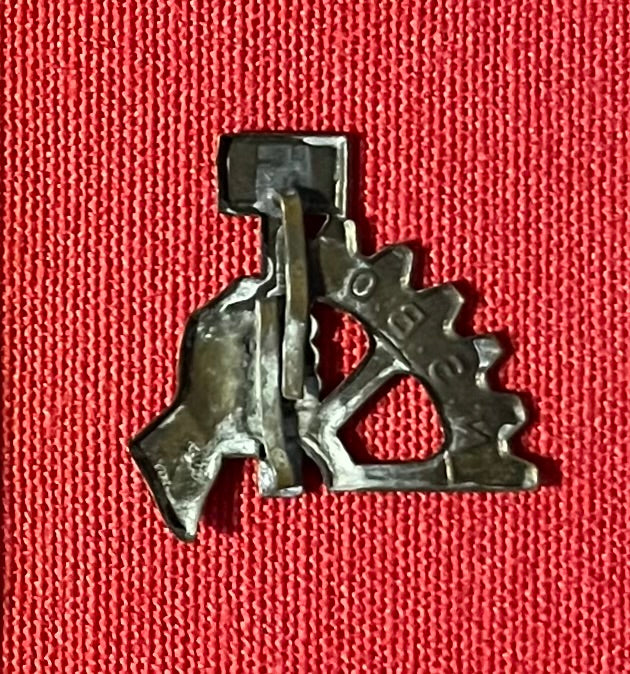WW2 GERMAN LABOUR FRONT (DAF) MEMBERSHIP BOOK & TRADE UNION PARTY BADGES