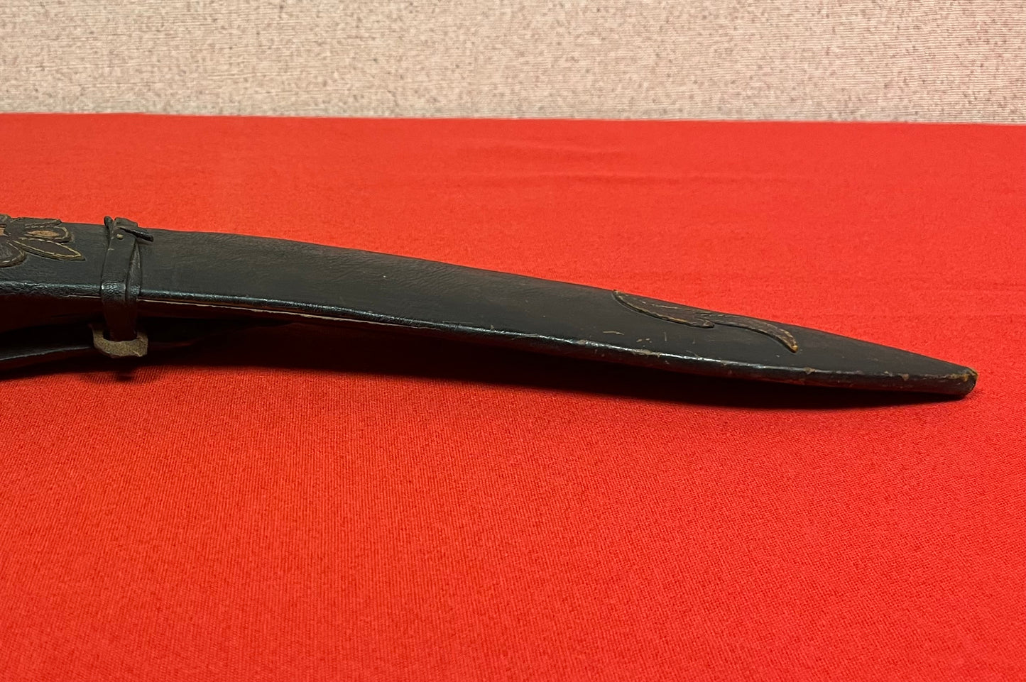 19TH CENTURY NEPALESE GURKHA KUKRI KNIFE & SCABBARB Ca. 1880's