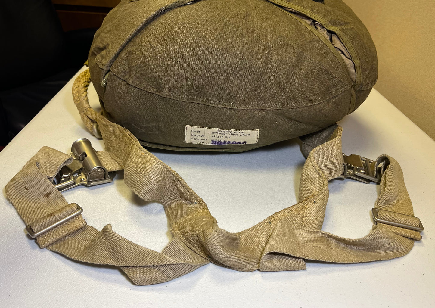 Original WWII German RZ20 Luftwaffe Fallschirmjäger (Paratrooper) Parachute & Bag Complete Set