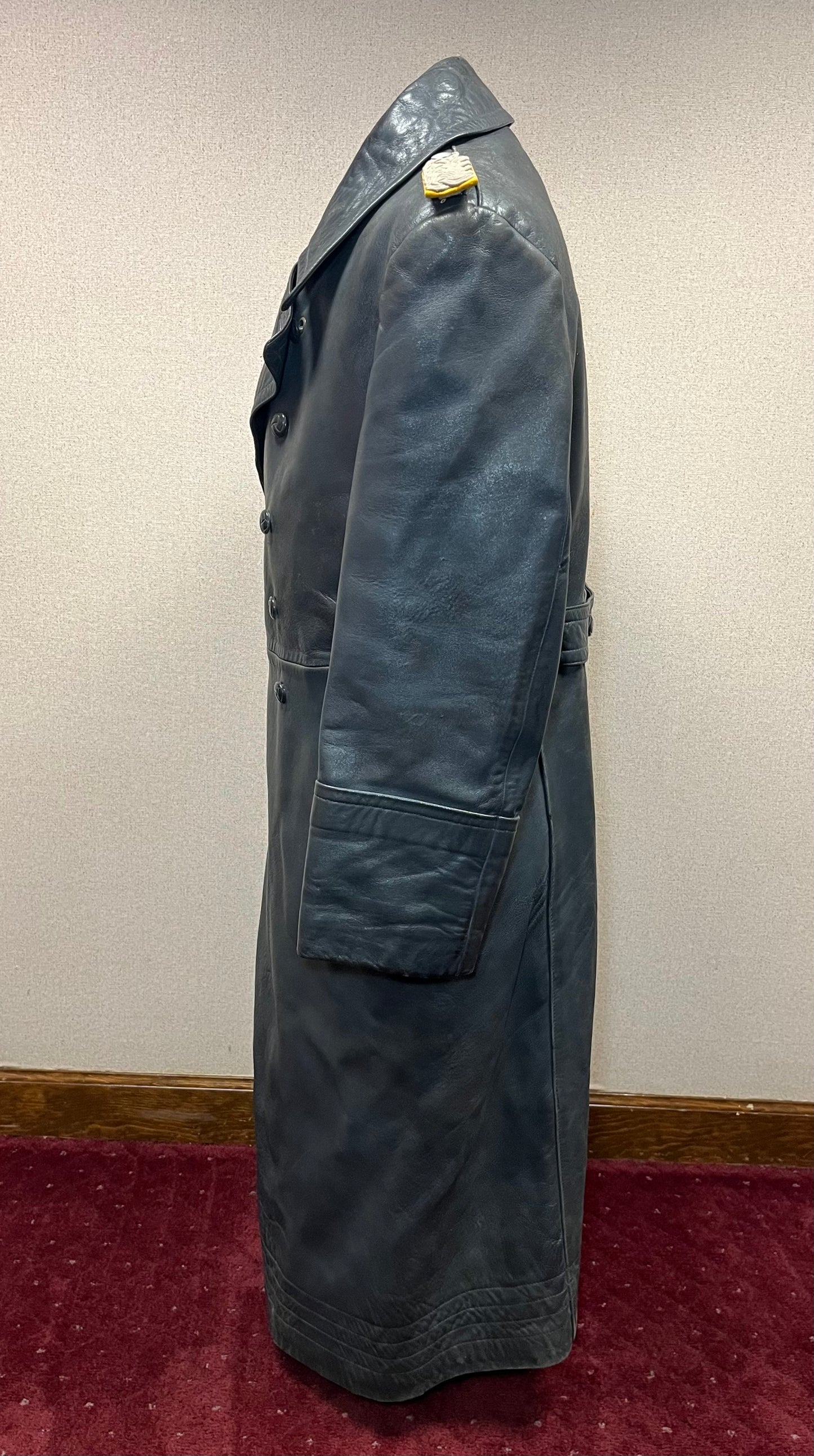 Authentic WW2 German Luftwaffe Leather Greatcoat Trench Coat W/  Shoulder Boards - Label & Name ￼