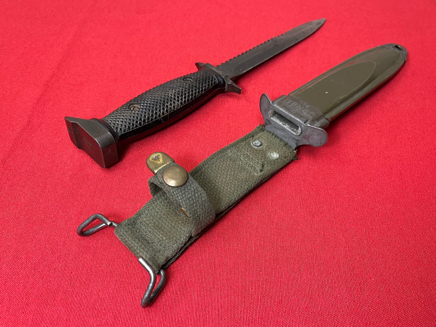 Original U.S Imperial M-7S Fighting Survival Knife W/I M8A1 Scabbard