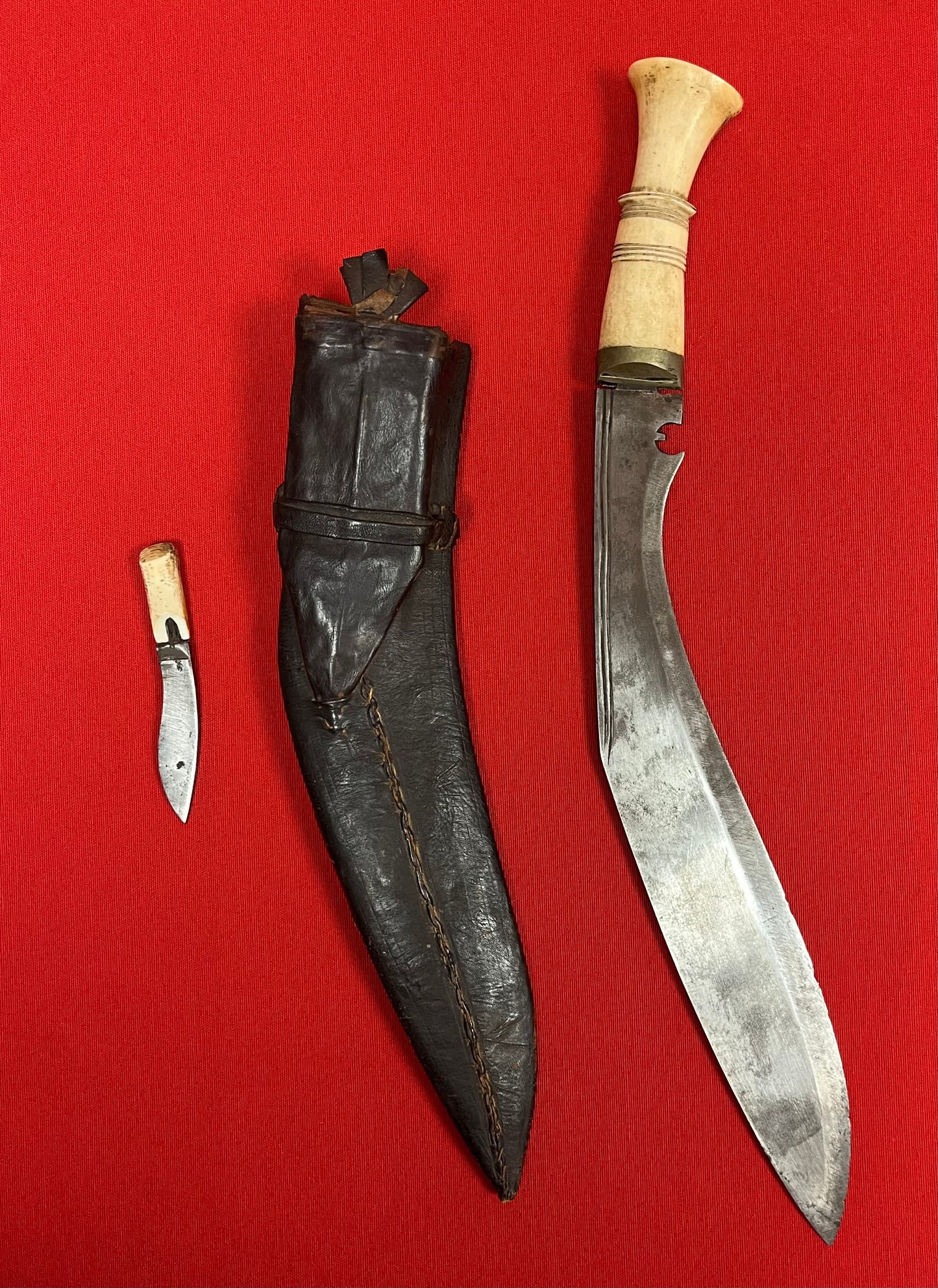 19TH CENTURY NEPALESE GURKHA KUKRI KNIFE & SCABBARB Ca. 1880's