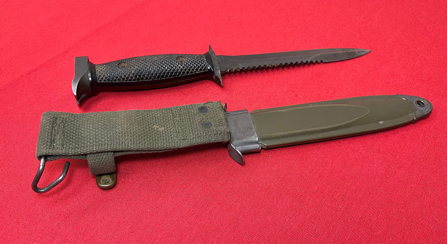 Original U.S Imperial M-7S Fighting Survival Knife W/I M8A1 Scabbard