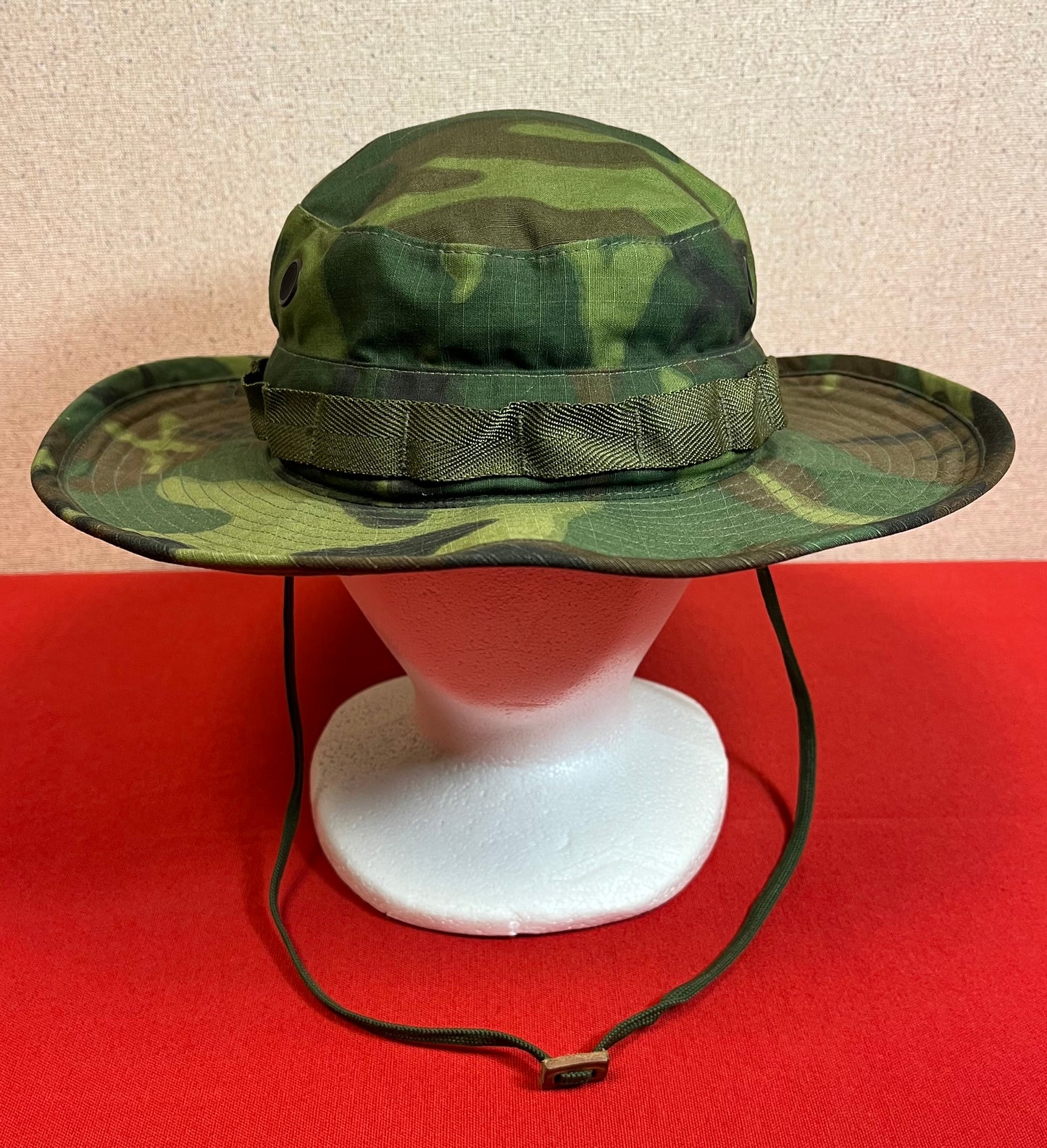 U.S. Vietnam War Tropical Boonie Hat 1968 Dated / ERDL Camouflage Type 2 ￼￼￼